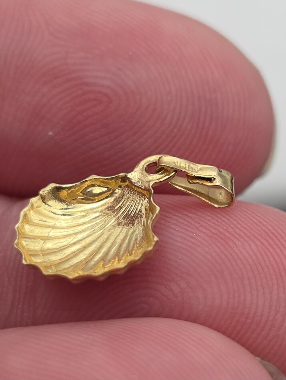 Vintage Fine Jewelry 14k Gold Dainty Minimalist Seashell Charm Pendant Beach - Picture 5 of 6